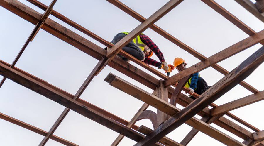 Professional gutter cleaning services in Callahan, CA